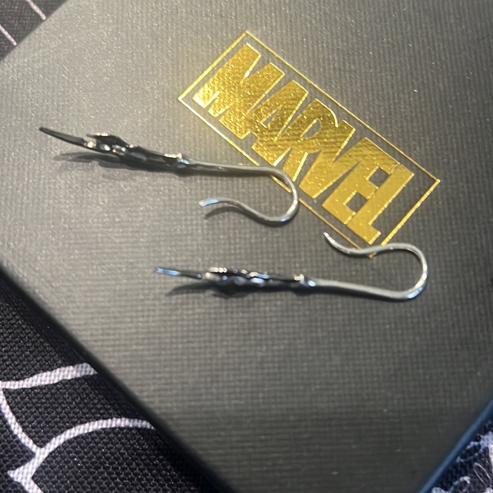 Loki scepter earrings - Picture 9 of 13